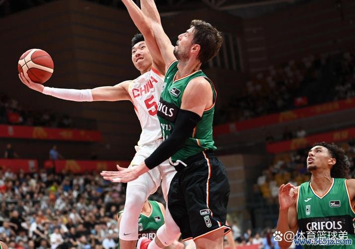 费尔德32分助北控力克深圳 廖三宁20+10总比分1-1