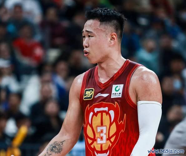 贺希宁17+11助深圳击败广厦 邹阳24+10福建不敌山东