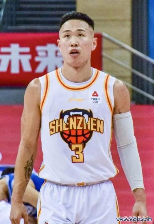 贺希宁17+11助深圳击败广厦 邹阳24+10福建不敌山东